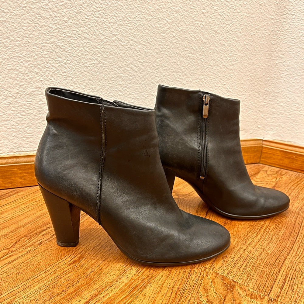 Ecco Black Heeled Ankle Boots